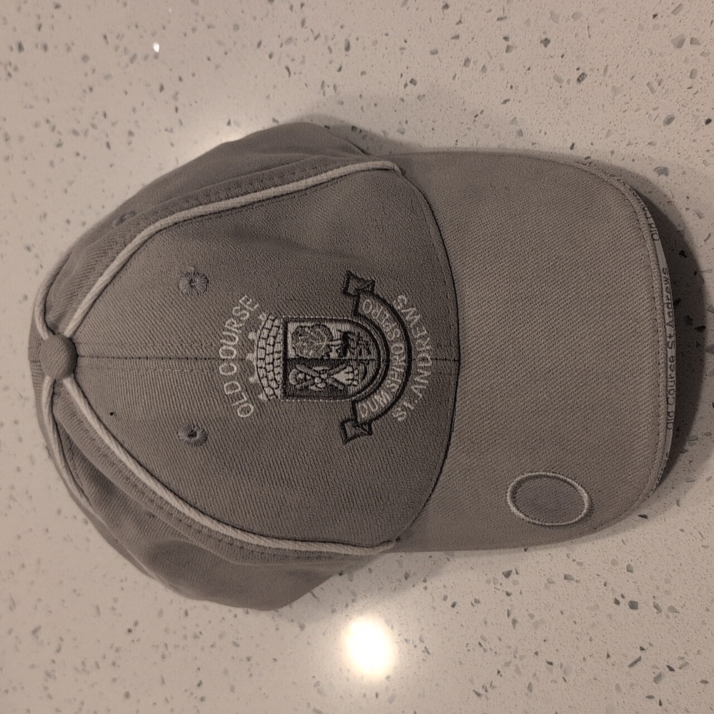 Old Course St. Andrews Embroidered Golf Hat Cap Grey Ball Marker‎